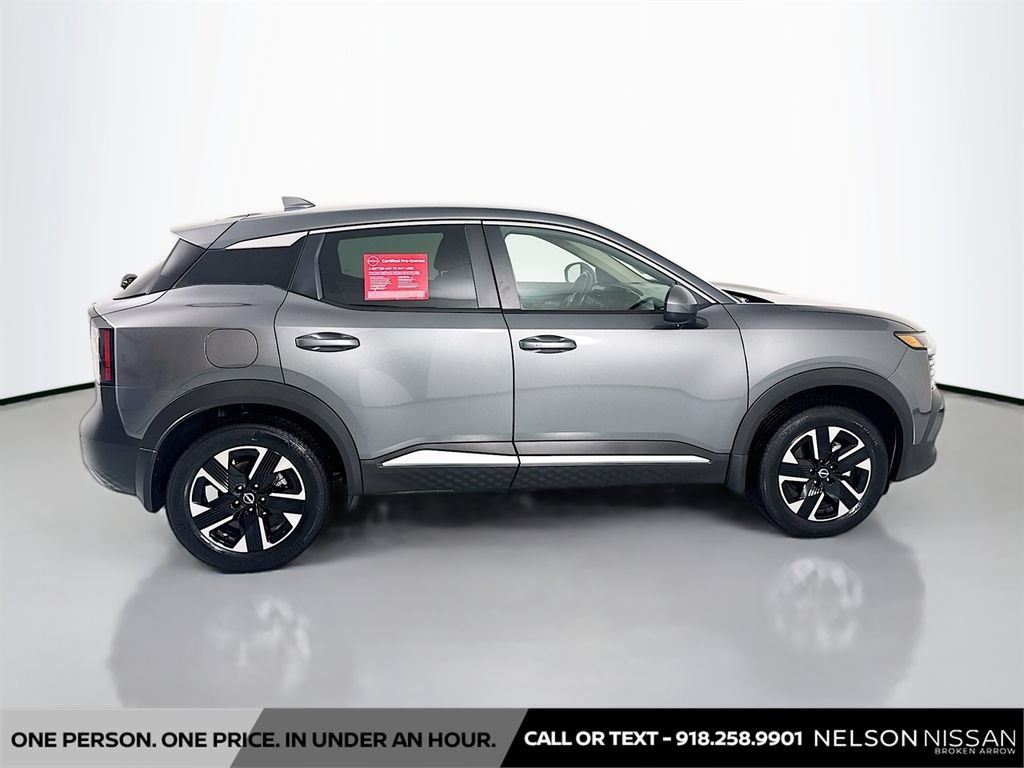 Used 2025 Nissan Kicks SV AWD/4WD image 4
