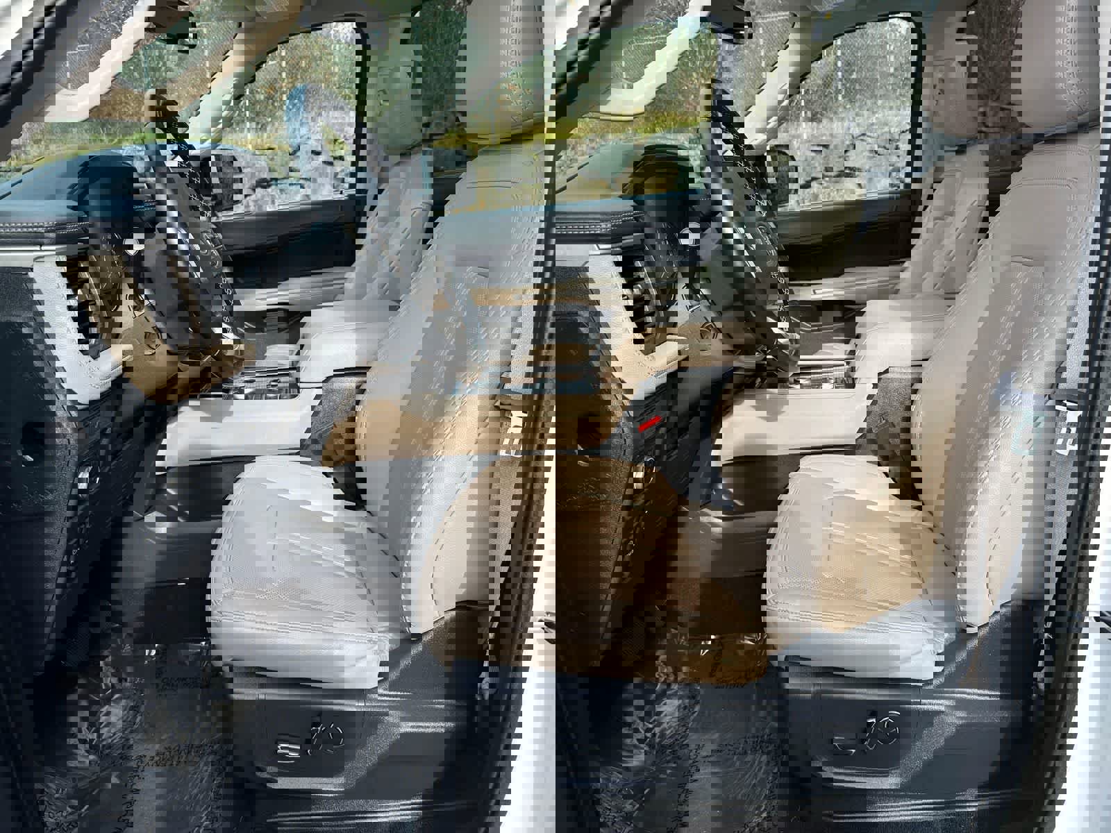 Used 2022 Ford Expedition Max Limited image 15