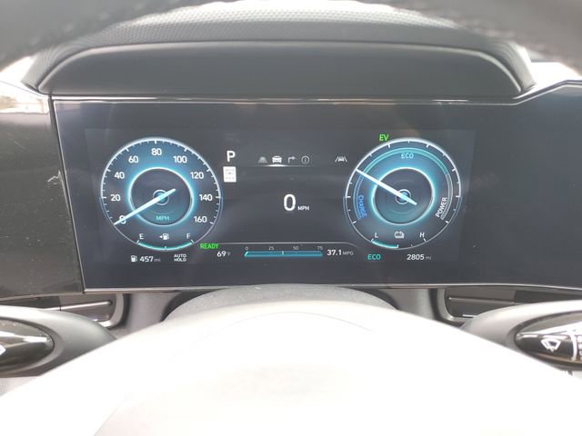 Certified 2025 Hyundai Elantra SEL FWD image 24