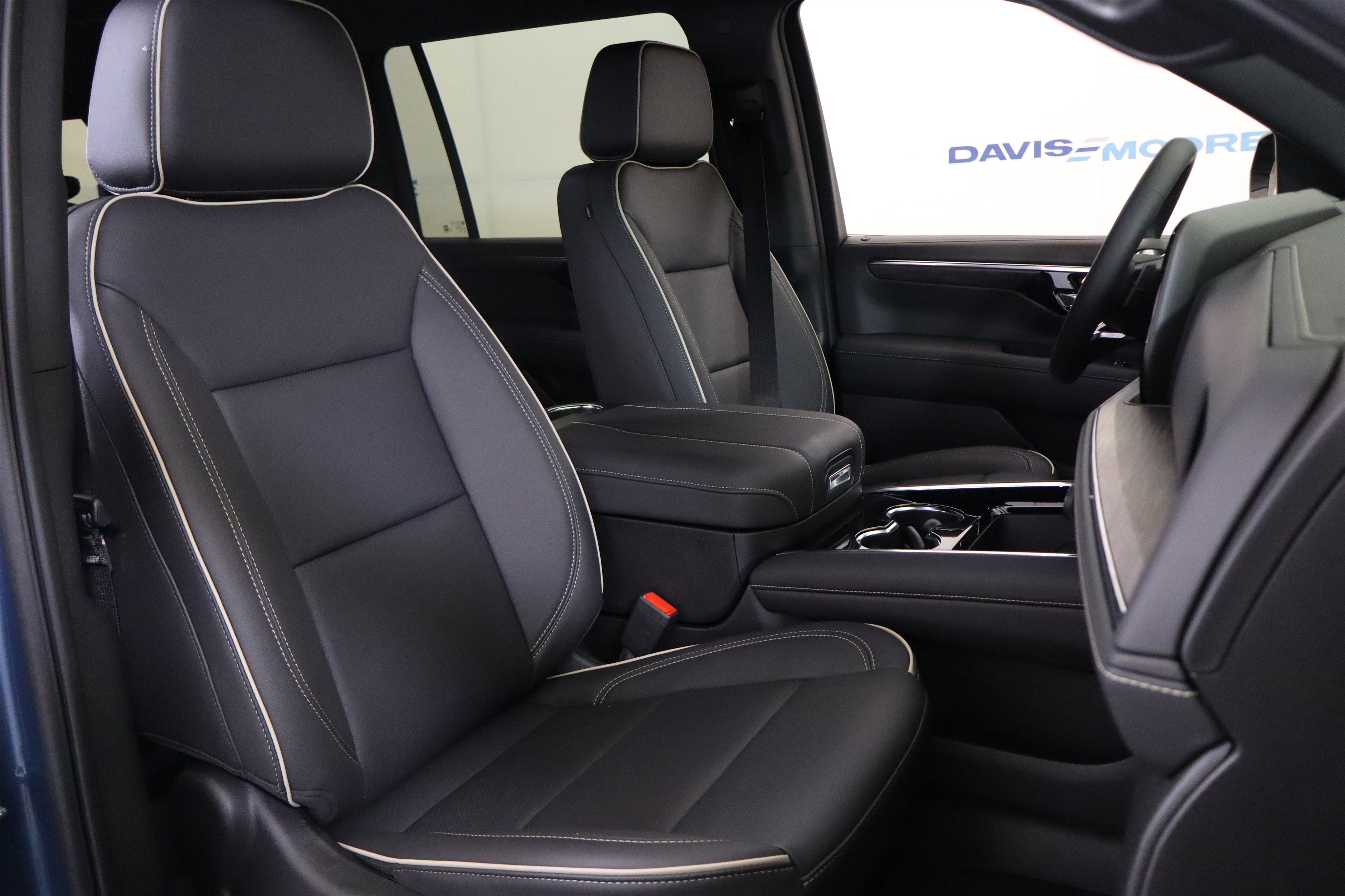 New 2025 Chevrolet Suburban Premier image 20