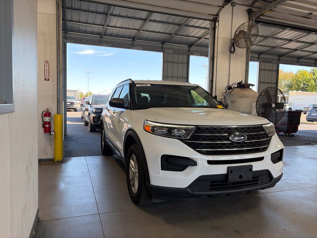 Used 2022 Ford Explorer XLT w/ Class IV Trailer Tow Package AWD/4WD image 1