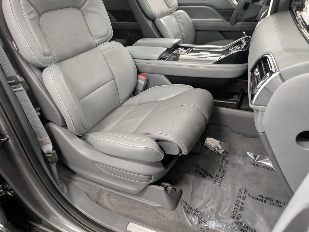 Used 2018 Lincoln Navigator L Reserve w/ Technology Package AWD/4WD image 37
