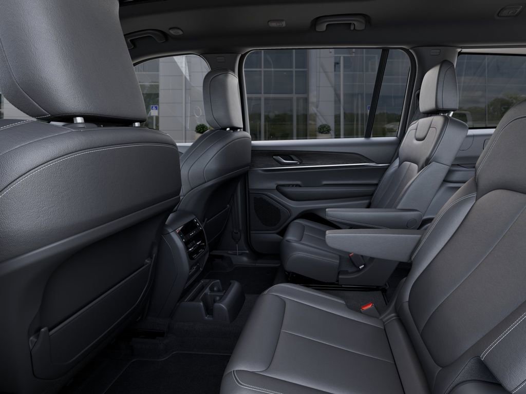 New 2025 Jeep Grand Cherokee L Limited w/ Black Appearance Package AWD/4WD image 23