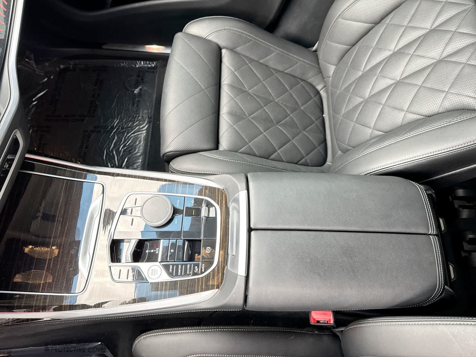 Used 2024 BMW X7 xDrive40i AWD/4WD image 33