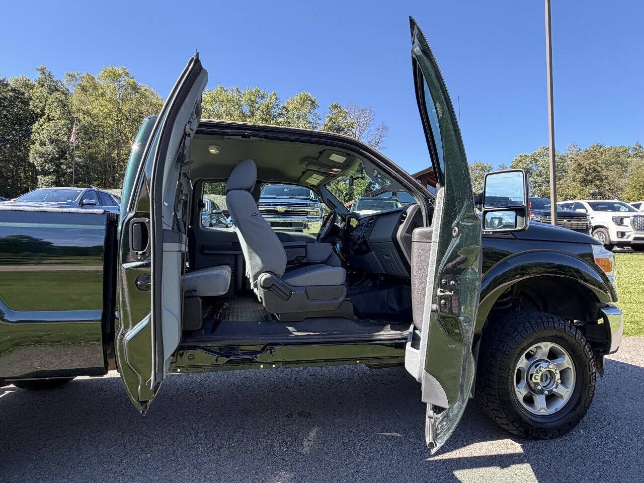 Used 2016 Ford F250 XL w/ XL Appearance Package AWD/4WD image 22