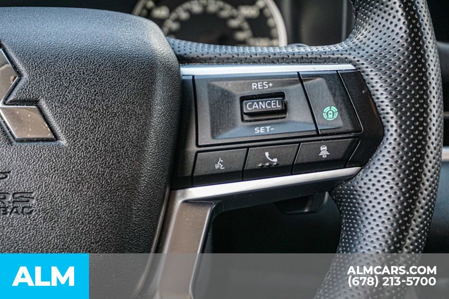 Used 2025 Mitsubishi Outlander SE FWD image 33