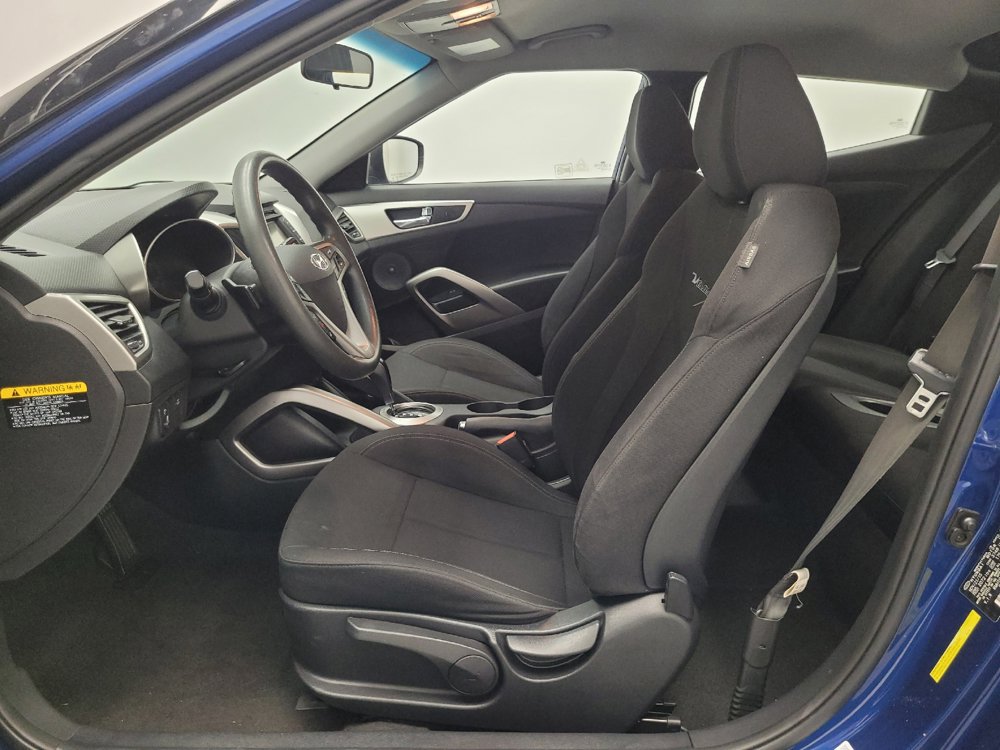 Used 2016 Hyundai Veloster FWD image 17