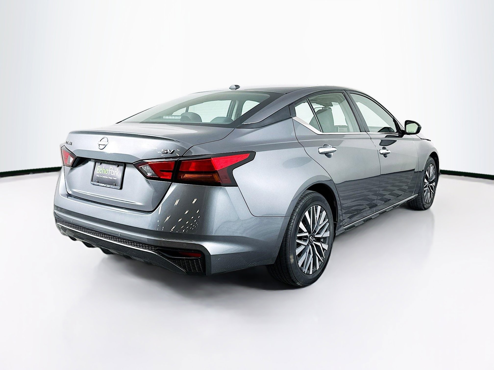 Used 2024 Nissan Altima 2.5 SV image 9