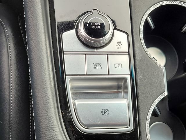 Used 2025 Genesis G70 2.5T image 22