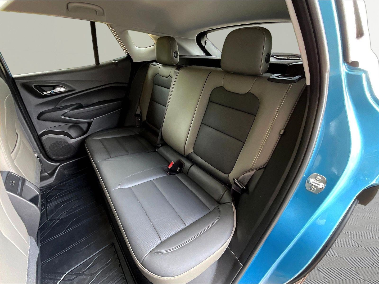 Used 2025 Chevrolet Trax ACTIV FWD image 21