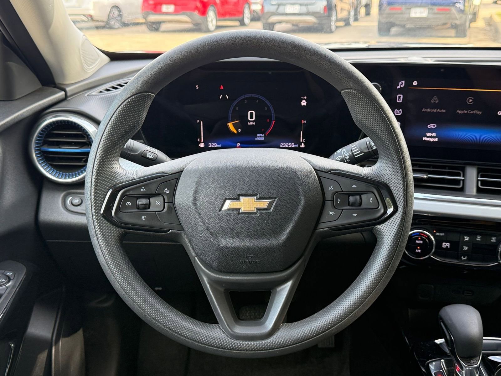Used 2025 Chevrolet Trax LT FWD image 29