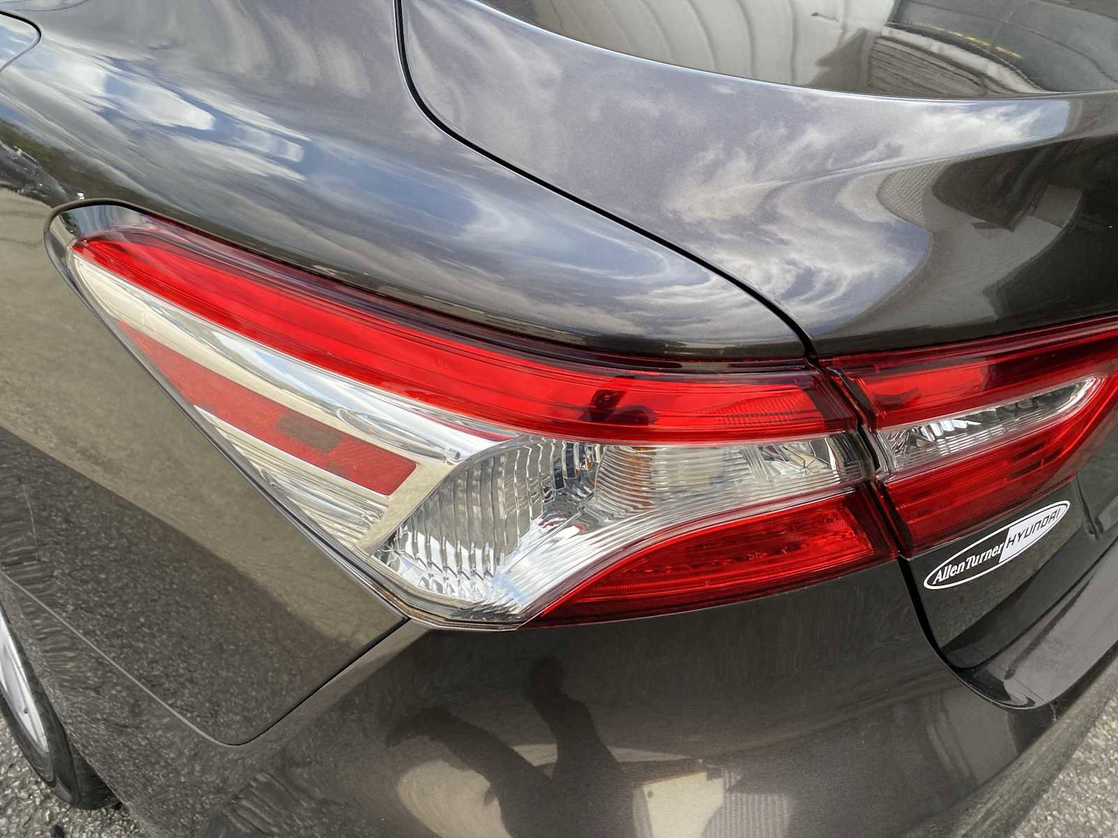 Used 2018 Toyota Camry LE w/ Moonroof Package image 10