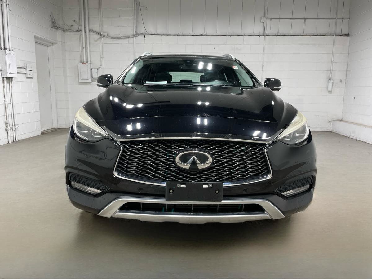 Used 2018 INFINITI QX30 AWD w/ Cargo Package image 2