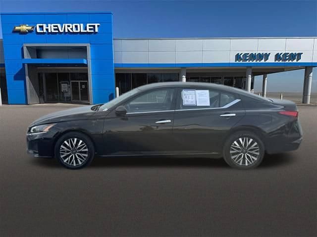 Used 2025 Nissan Altima 2.5 SV FWD image 28