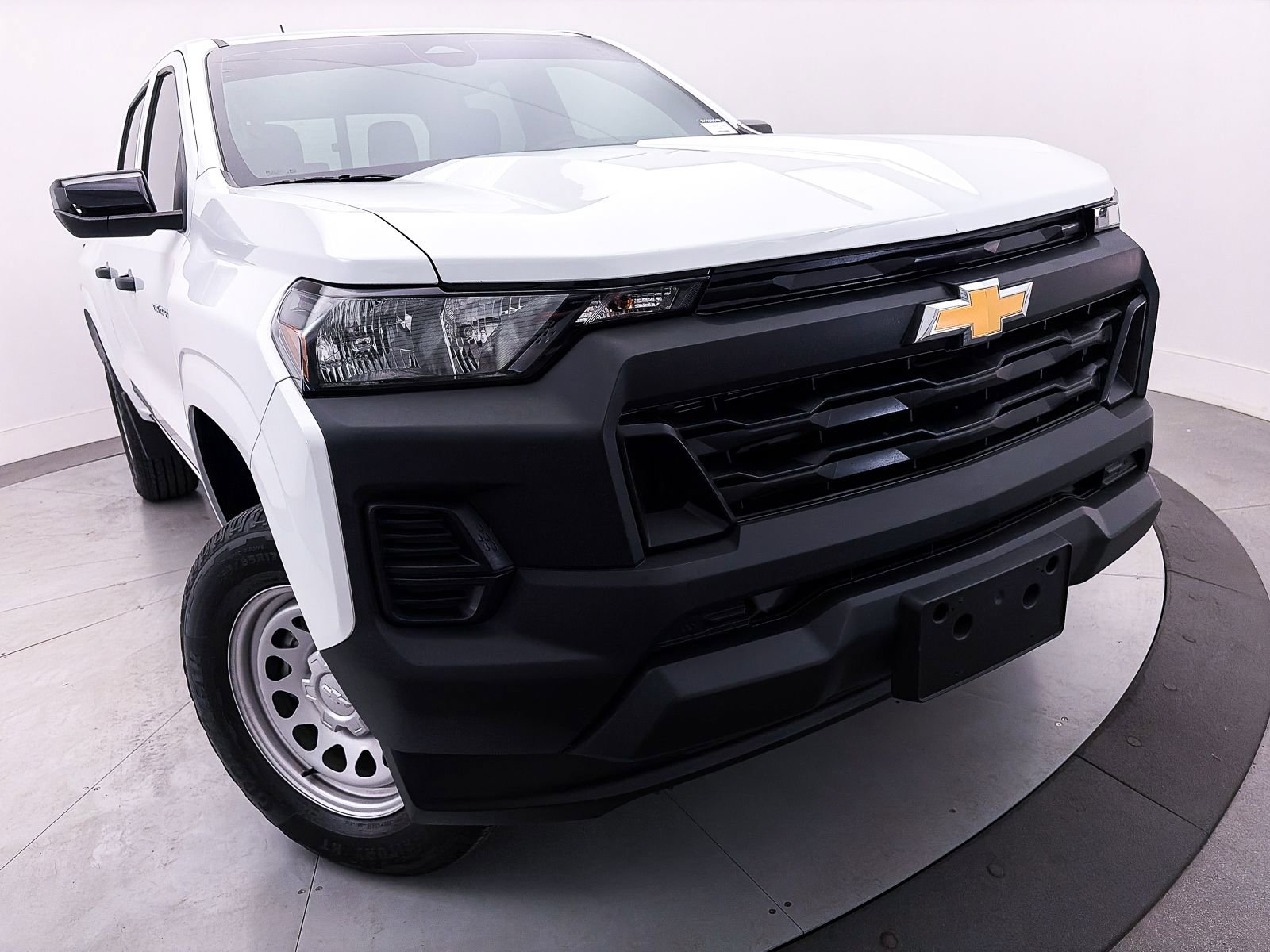Used 2024 Chevrolet Colorado W/T w/ Advanced Trailering Package image 8
