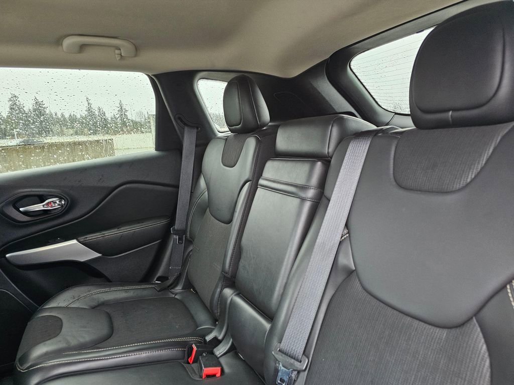 Used 2018 Jeep Cherokee Latitude Plus w/ Cold Weather Group image 20