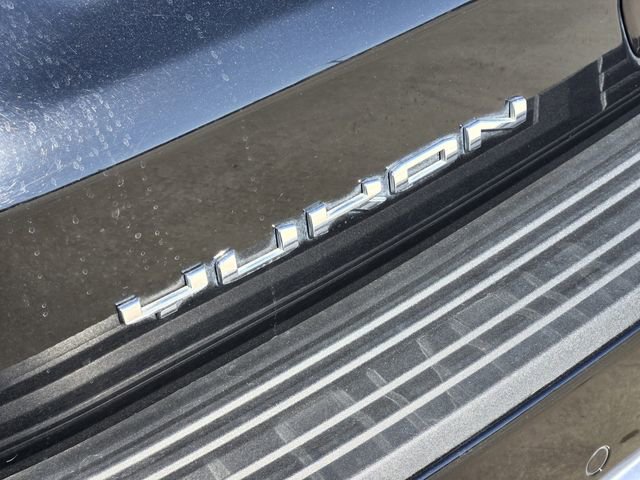 Used 2023 GMC Yukon Denali w/ LPO, Floor Liner Package image 18