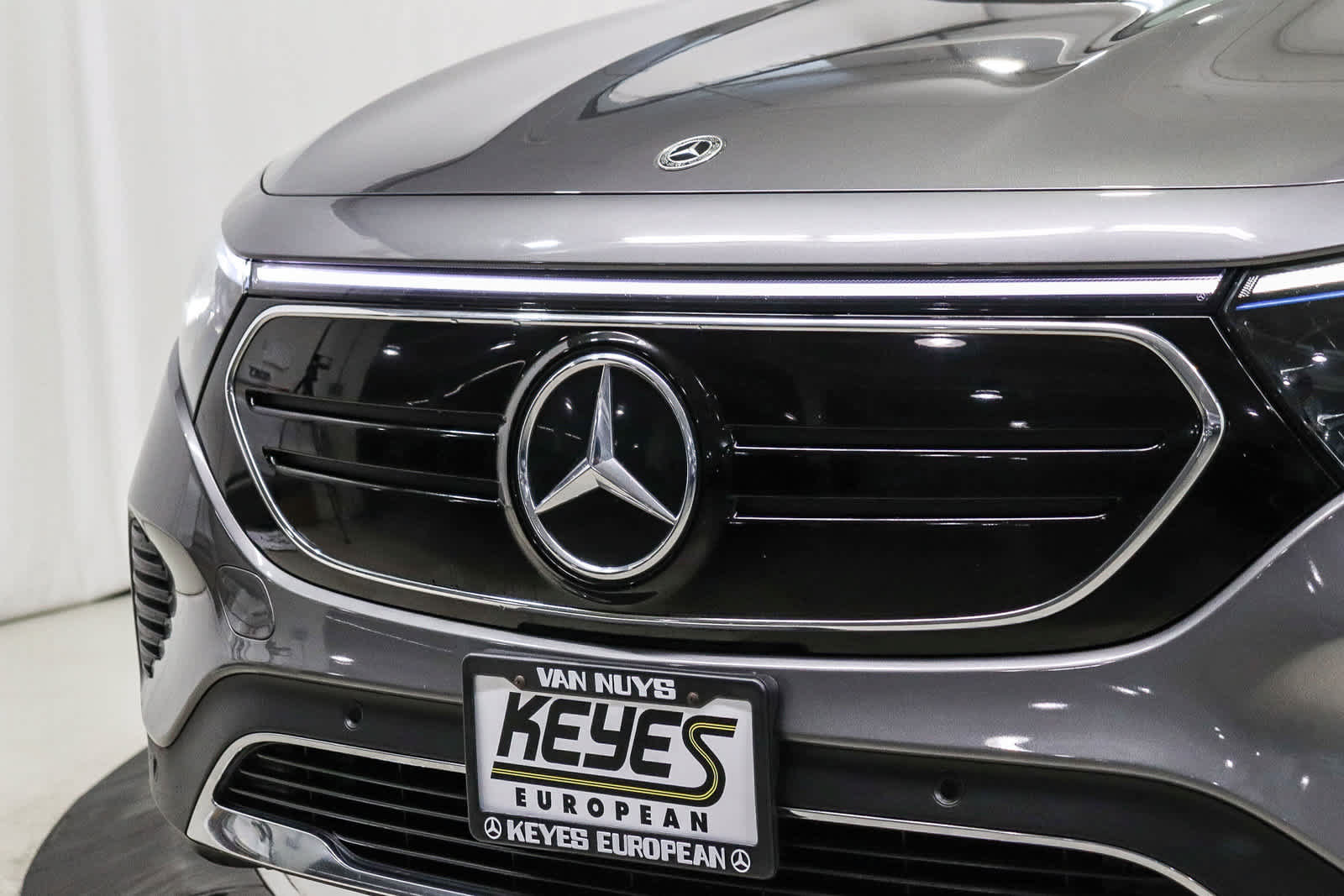 Certified 2023 Mercedes-Benz EQB 300 4MATIC image 8