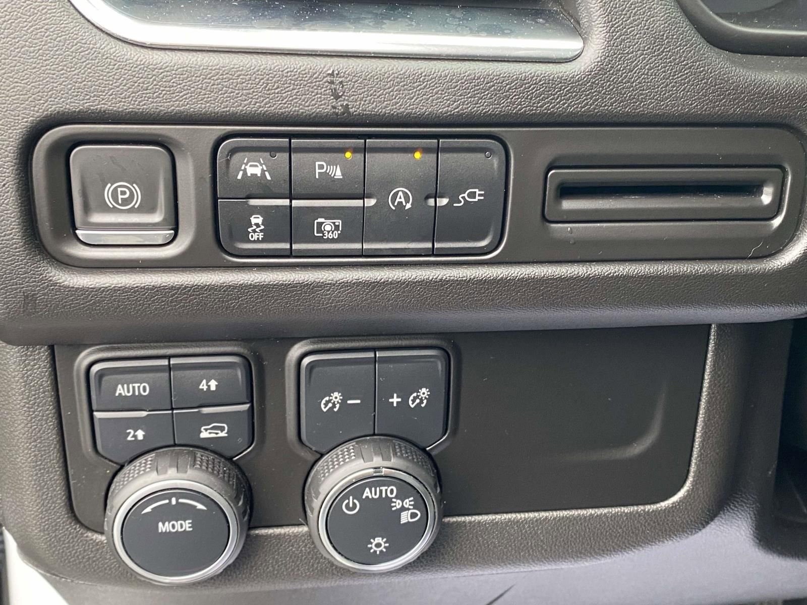 Used 2022 Chevrolet Tahoe RST w/ Luxury Package image 21