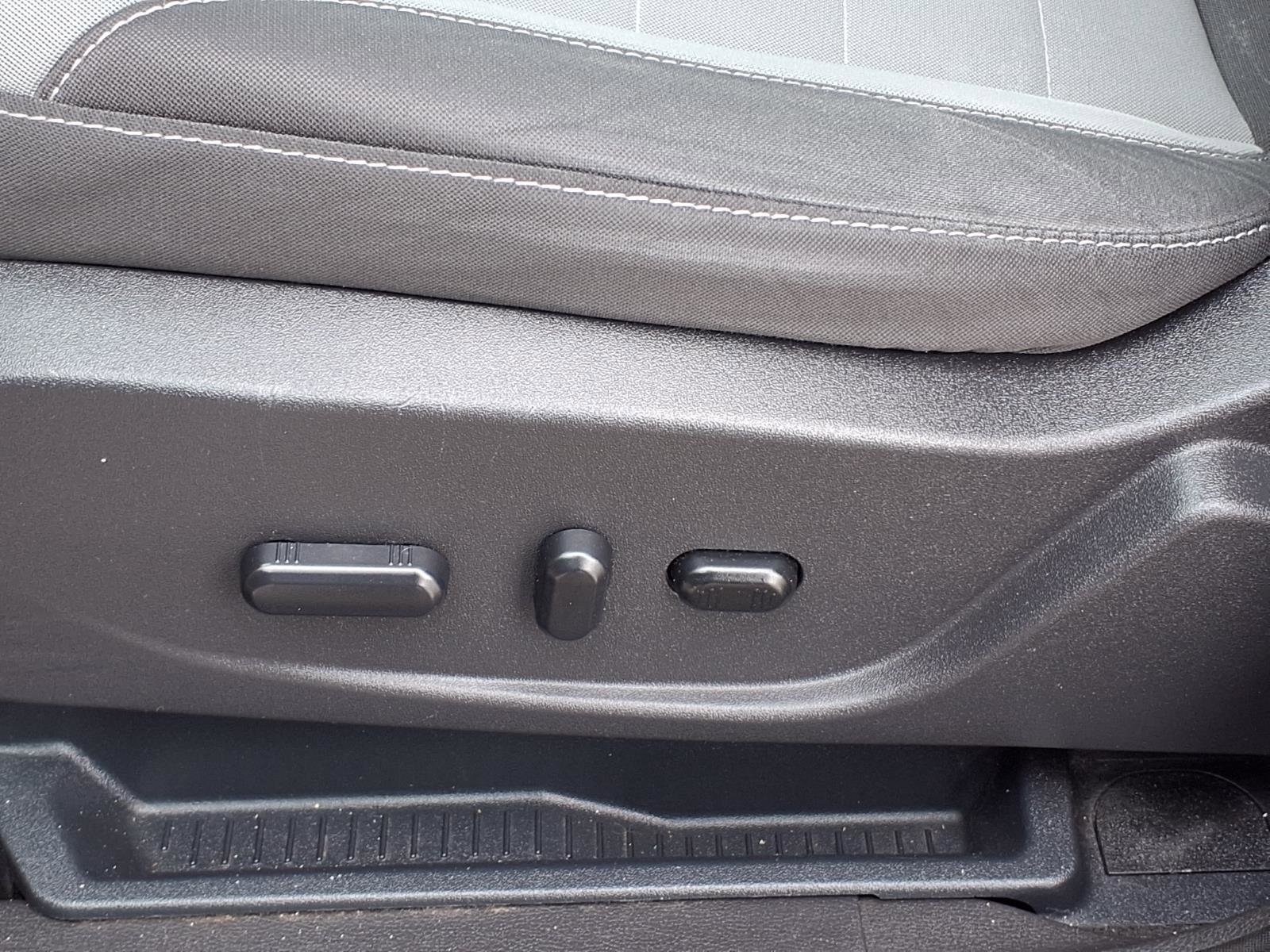 Used 2015 Ford Escape SE image 4