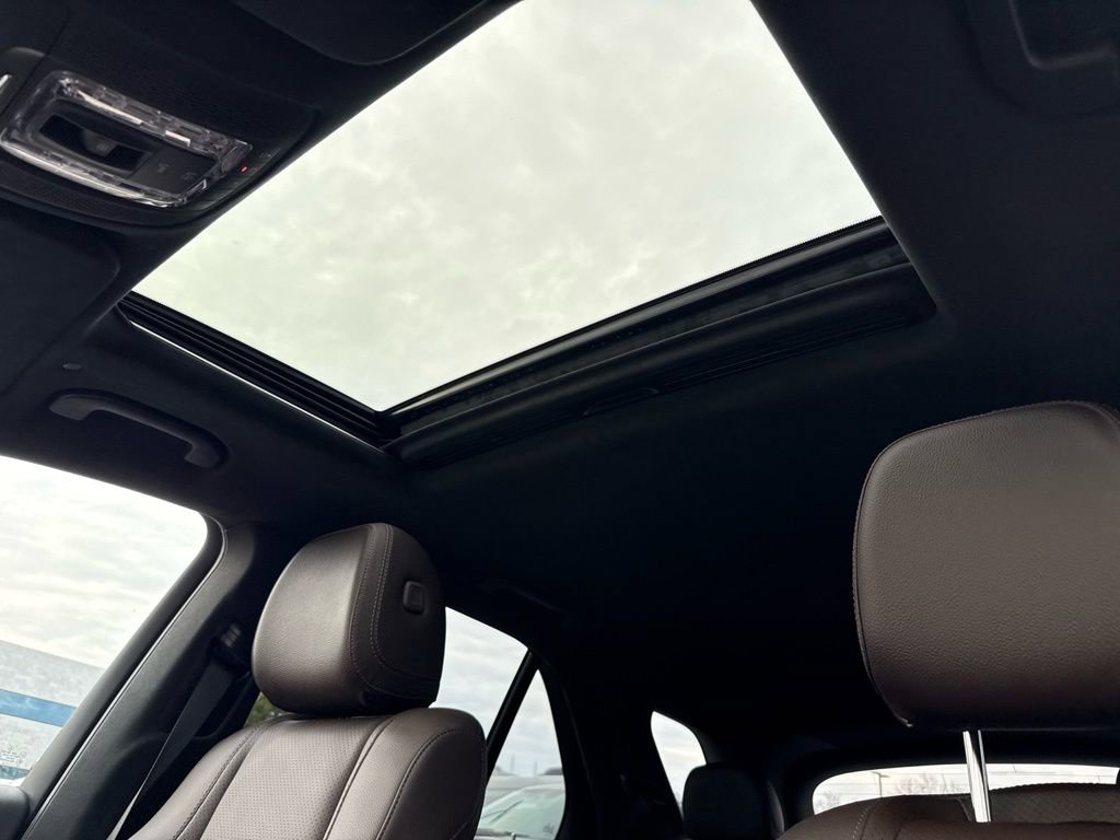 Used 2020 Mercedes-Benz GLE 350 4MATIC image 2