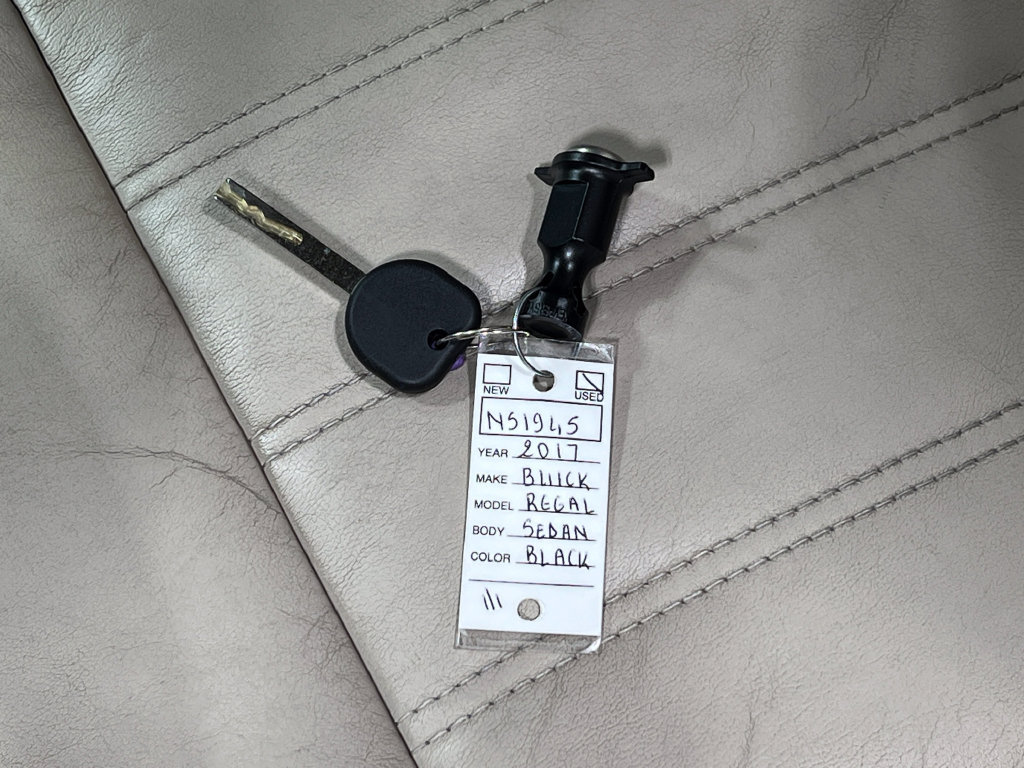 Used 2017 Buick Regal Sport Touring FWD image 37