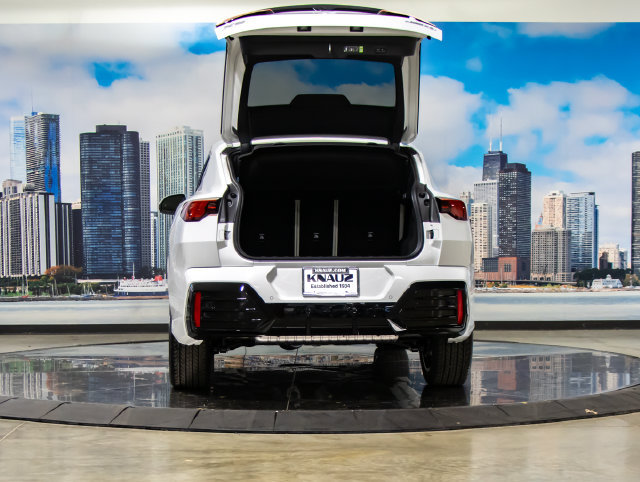 New 2027 BMW X2 xDrive28i w/ Technology Package AWD/4WD image 12
