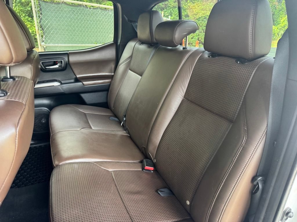 Used 2016 Toyota Tacoma Limited AWD/4WD image 22