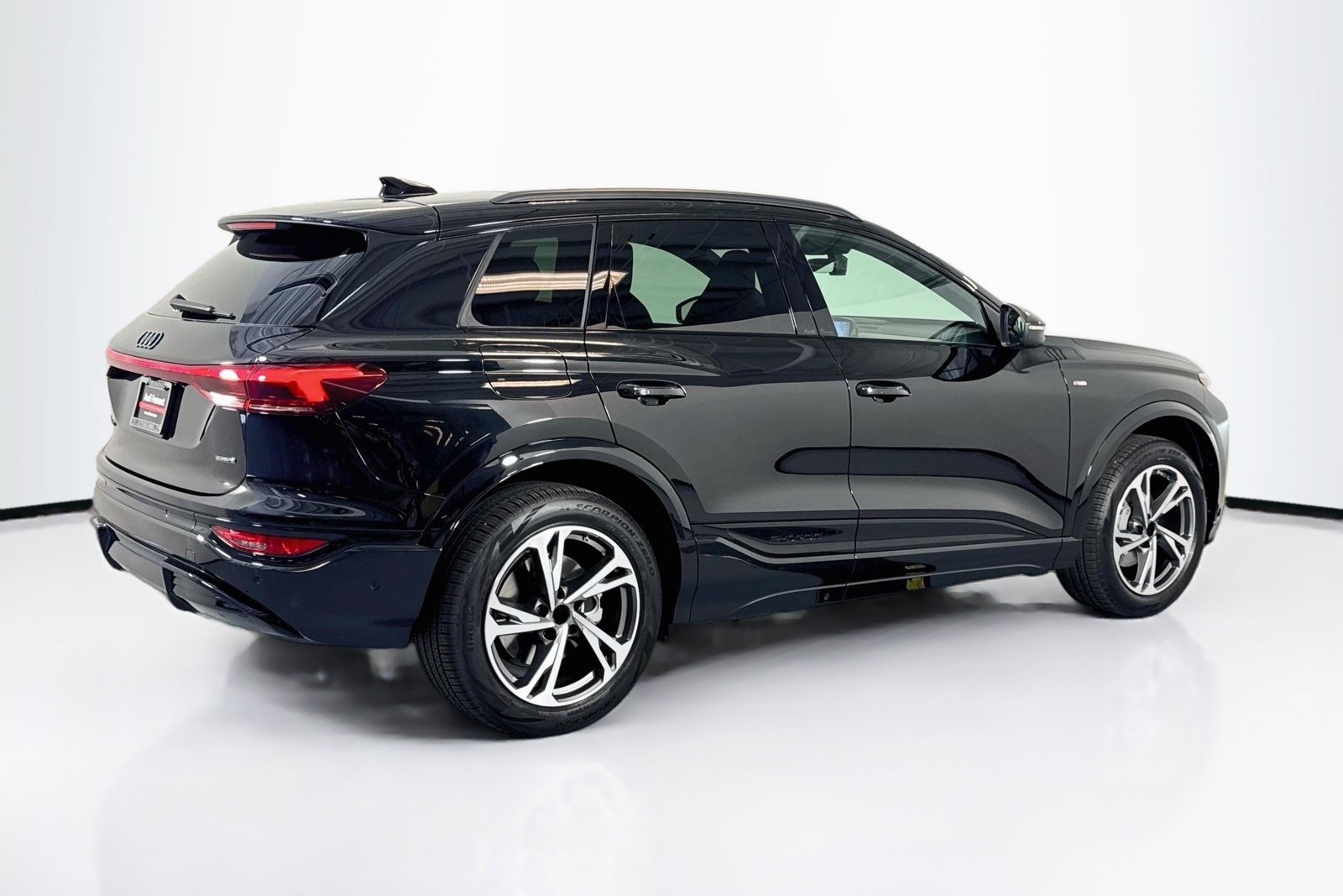 New 2027 Audi Q6 e-tron Premium Plus AWD/4WD image 5
