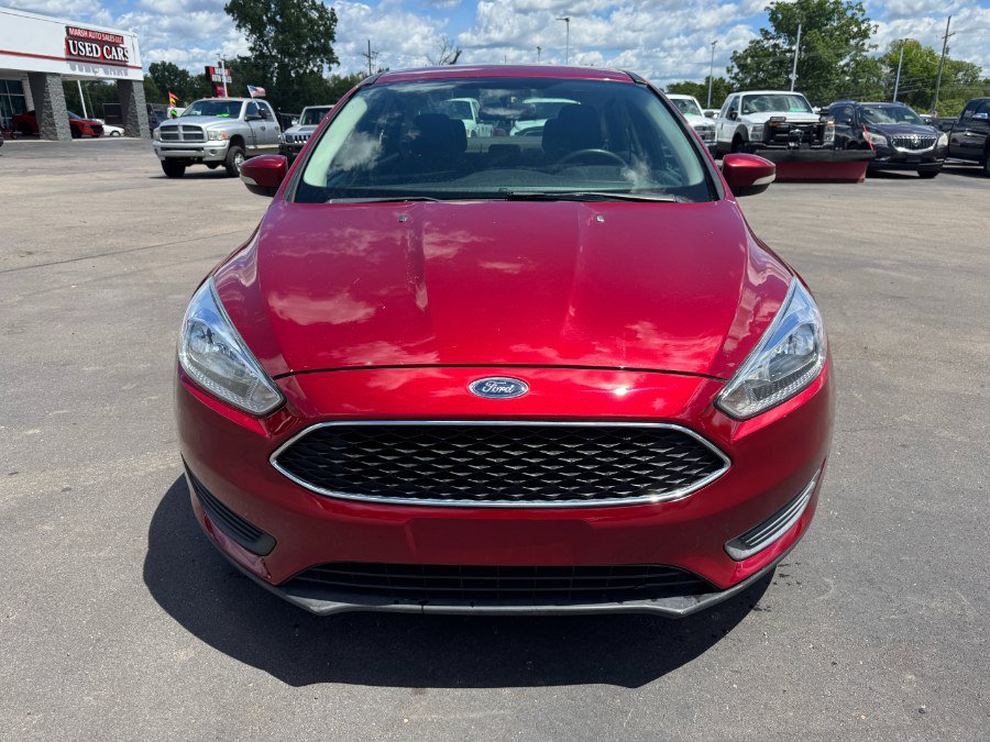 Used 2017 Ford Focus SE w/ Cold Weather Package FWD image 8