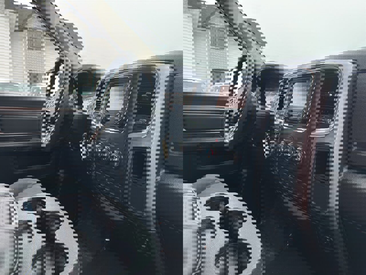 Used 2021 RAM 1500 Classic SLT image 12