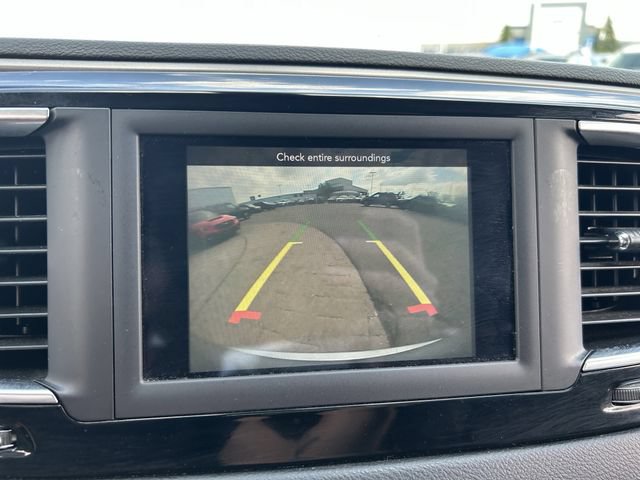 Used 2020 Chrysler Pacifica Touring-L FWD image 13