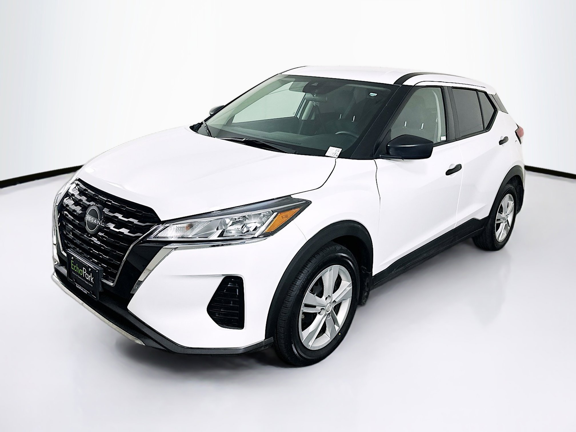 Used 2024 Nissan Kicks S image 3