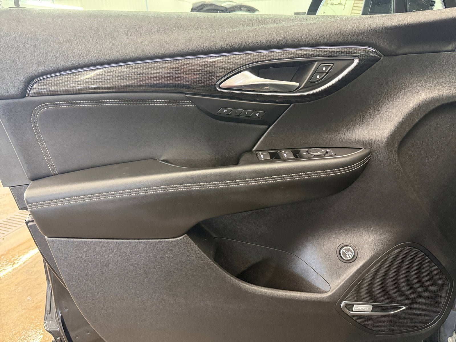 Used 2023 Buick Envision Essence w/ Technology Package I image 24
