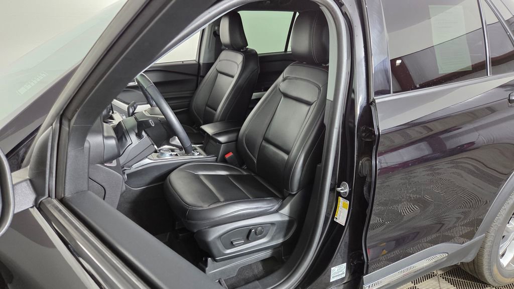 Used 2023 Ford Explorer XLT w/ Equipment Group 202A image 17