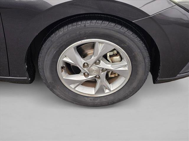 Used 2023 Hyundai Elantra SE w/ Cargo Package image 9