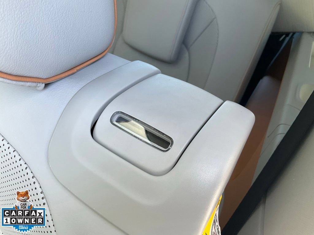 Used 2025 Volkswagen ID. Buzz 1st Edition AWD/4WD image 29