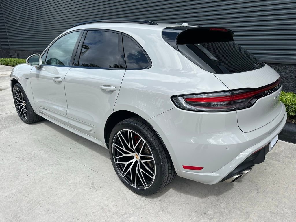 Certified 2023 Porsche Macan S image 3