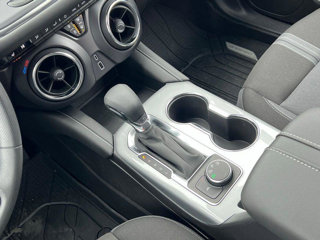 New 2025 Chevrolet Blazer LT w/ Midnight/Sport Edition image 17