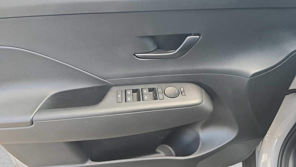 New 2027 Hyundai Kona SE AWD/4WD image 16