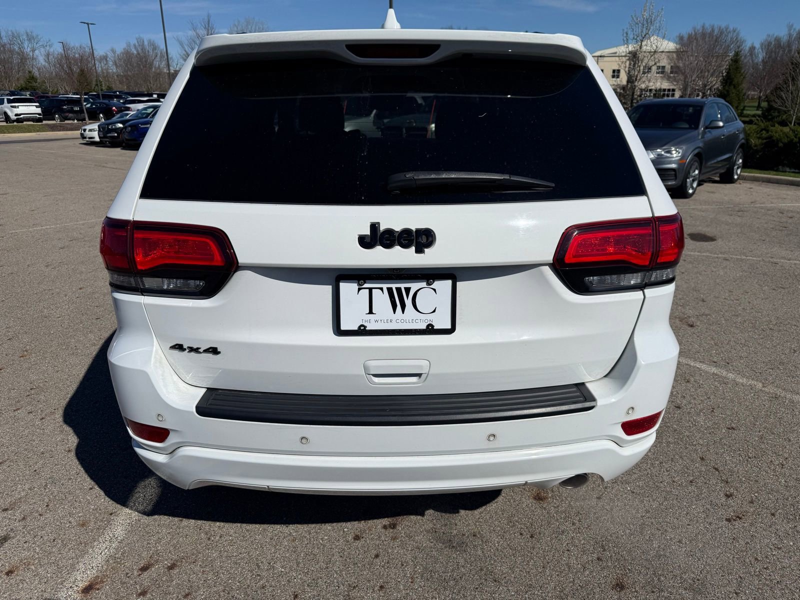 Used 2020 Jeep Grand Cherokee Altitude image 6