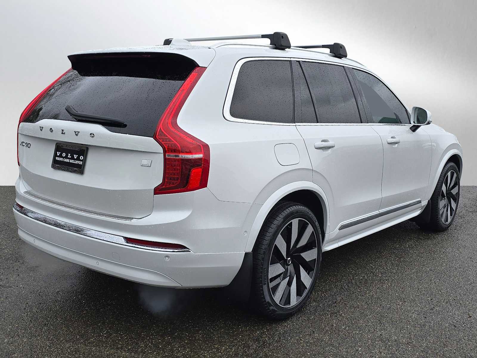 Certified 2023 Volvo XC90 T8 Ultimate w/ Lounge Package image 3