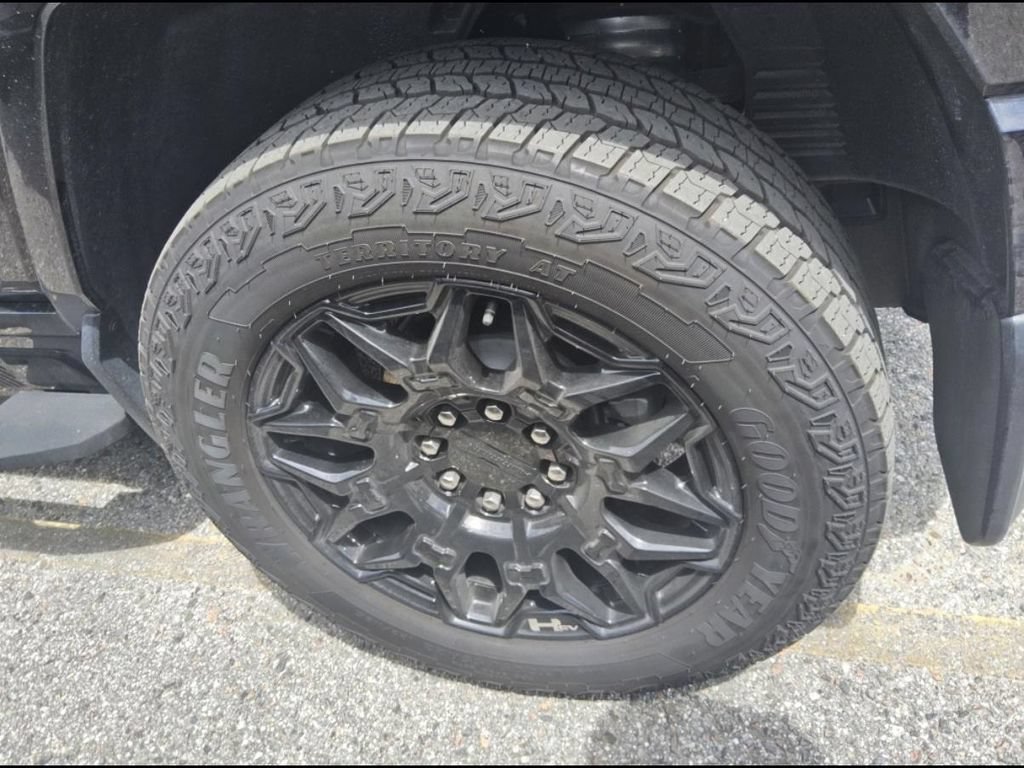 Used 2025 GMC Hummer EV 2X w/ LPO, Sport Package AWD/4WD image 2