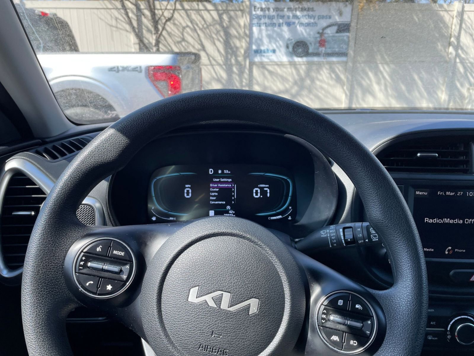 Used 2025 Kia Soul LX w/ LX Technology Package FWD image 32