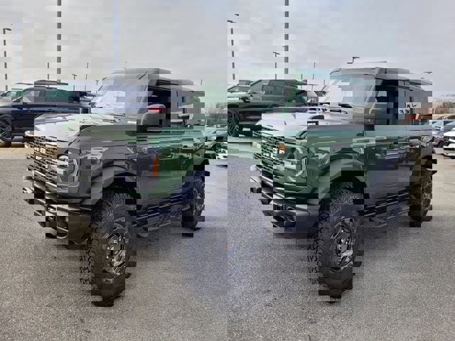 New 2025 Ford Bronco Badlands w/ Sasquatch Package AWD/4WD image 3