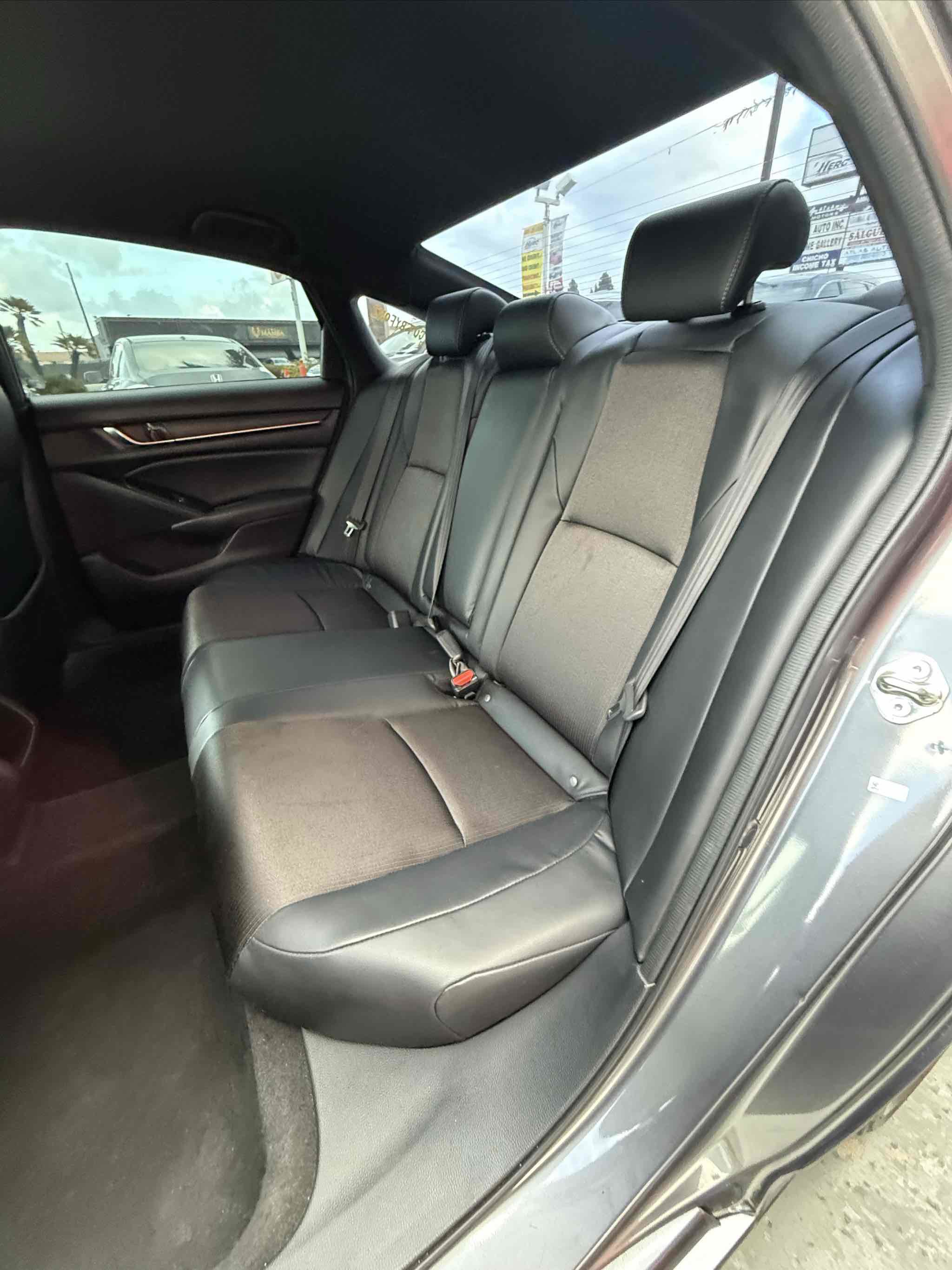 Used 2018 Honda Accord Sport image 13