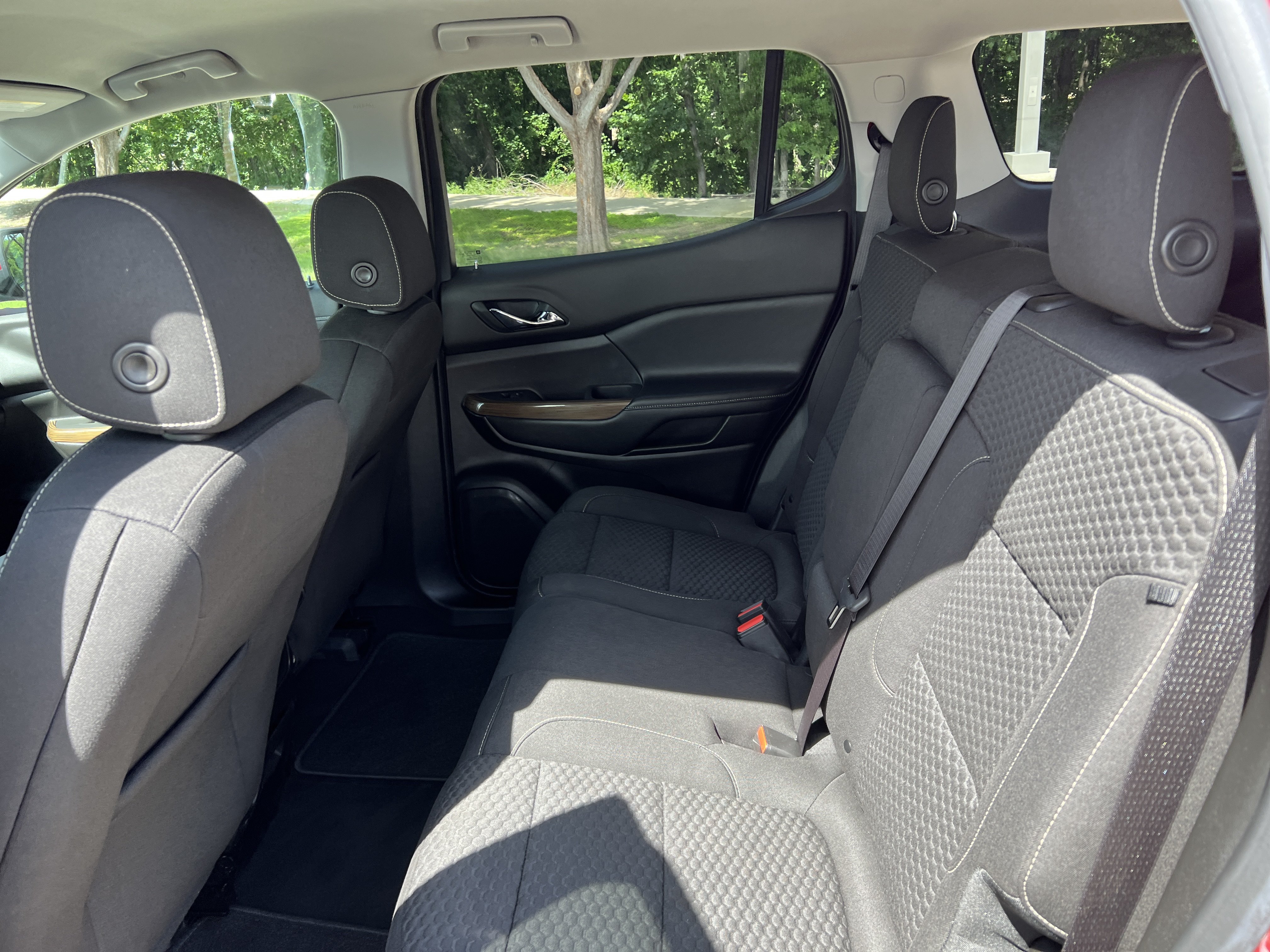 Used 2019 GMC Acadia SLE FWD image 28