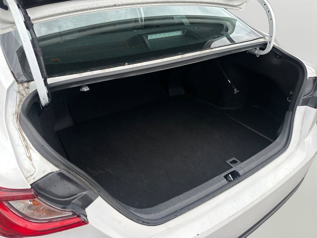 Used 2025 Toyota Camry LE image 28