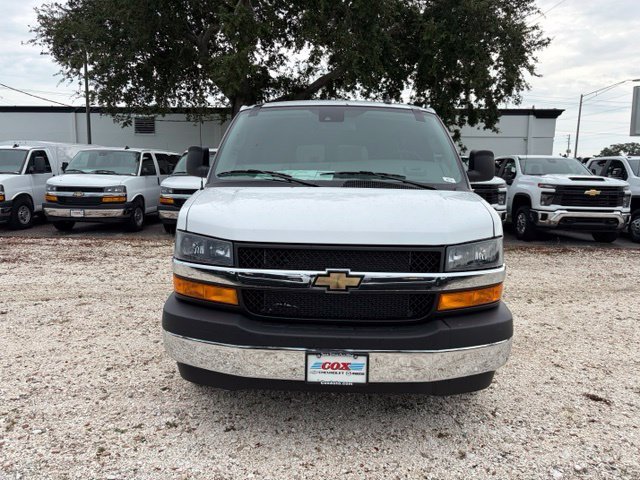 New 2026 Chevrolet Express 3500 LT w/ LT Preferred Equipment Group RWD image 2