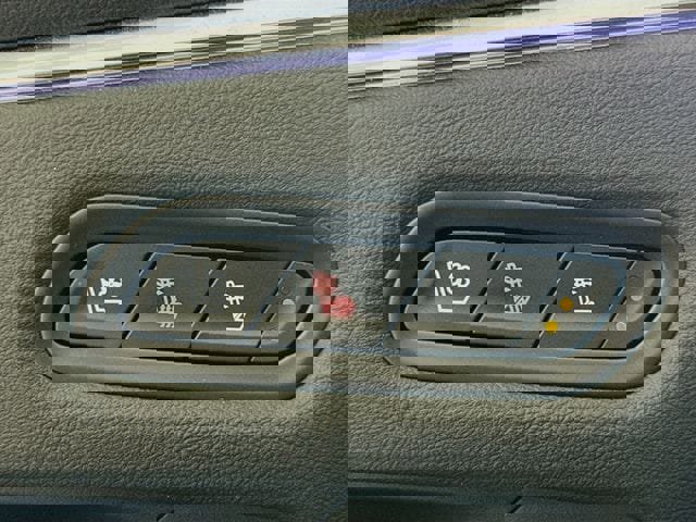 Used 2022 Cadillac Escalade ESV Premium Luxury image 24